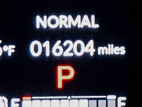 Used 2023 Honda HR-V LX image 25