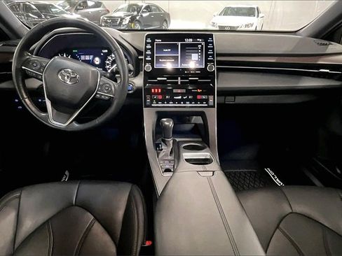 Used 2021 Toyota Avalon XLE w/ Moonroof Package image 7