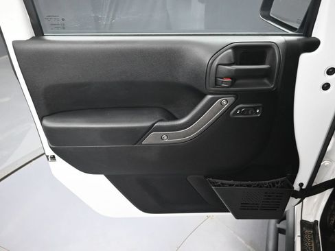 Used 2015 Jeep Wrangler Sport AWD/4WD image 18