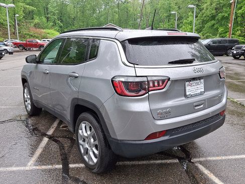 Certified 2022 Jeep Compass Latitude w/ Sun and Sound Group image 4