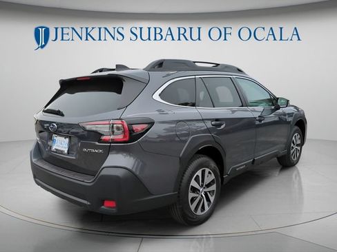 Used 2025 Subaru Outback Premium AWD/4WD image 3