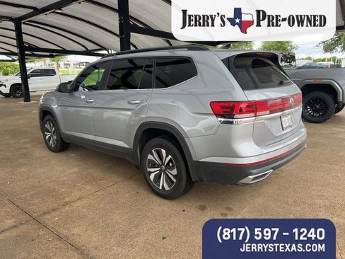 Used 2024 Volkswagen Atlas SE image 5