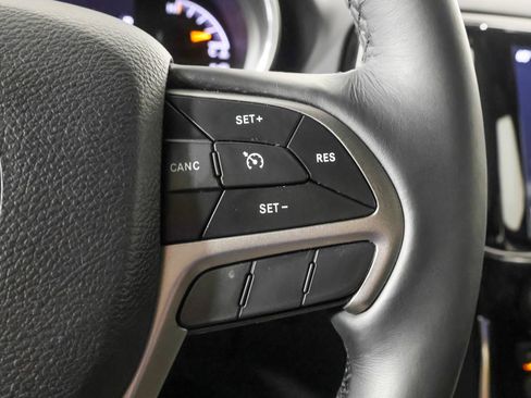 Used 2019 Jeep Grand Cherokee Altitude RWD image 29
