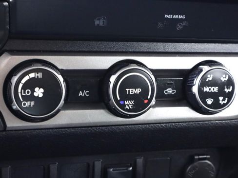 Used 2020 Toyota Tacoma SR image 21