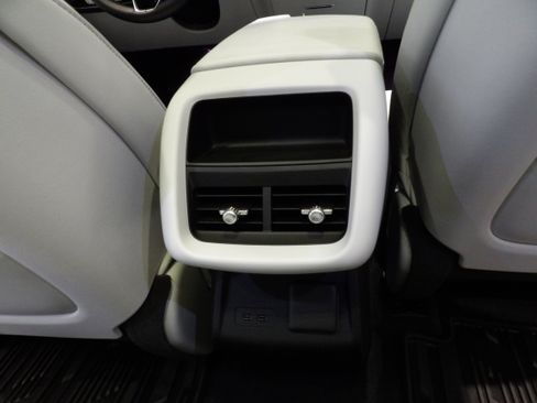 Used 2024 Cadillac Lyriq Luxury image 24