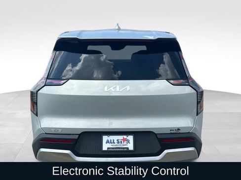 Used 2024 Kia EV9 Light Long Range image 9