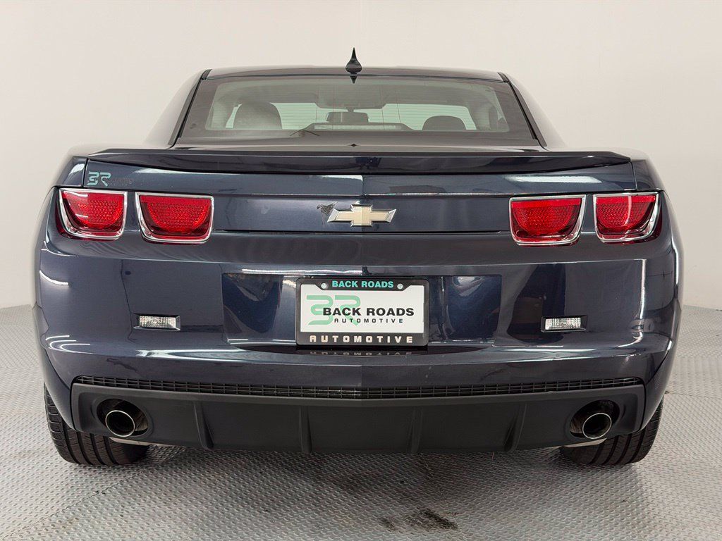 Used 2013 Chevrolet Camaro LT RWD image 8