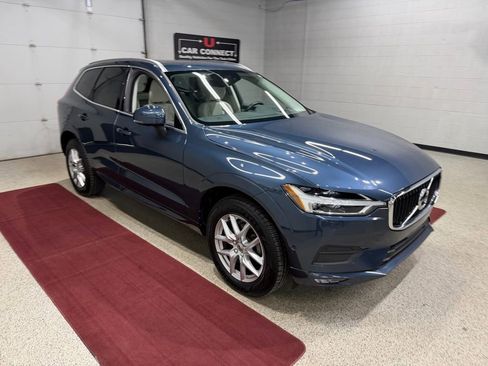 Used 2018 Volvo XC60 T5 Momentum w/ Convenience Package image 8
