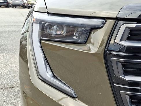 Certified 2024 GMC Acadia AT4 w/ Luxury Package image 9