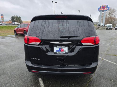 New 2026 Chrysler Voyager LX FWD image 4