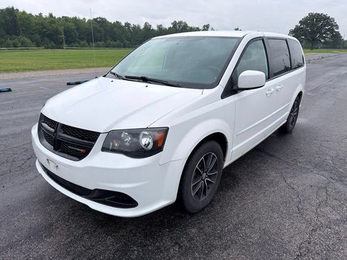 Used 2017 Dodge Grand Caravan SE FWD image 17
