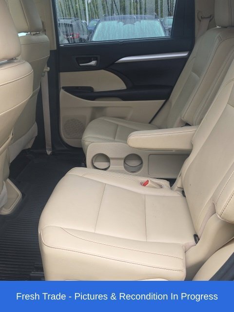 Used 2017 Toyota Highlander XLE AWD/4WD image 20