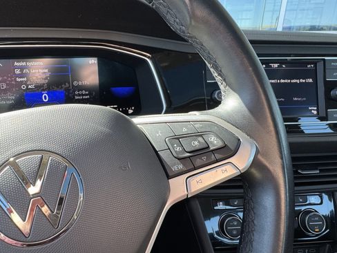 Used 2022 Volkswagen Jetta SE w/ Panoramic Sunroof Package image 29