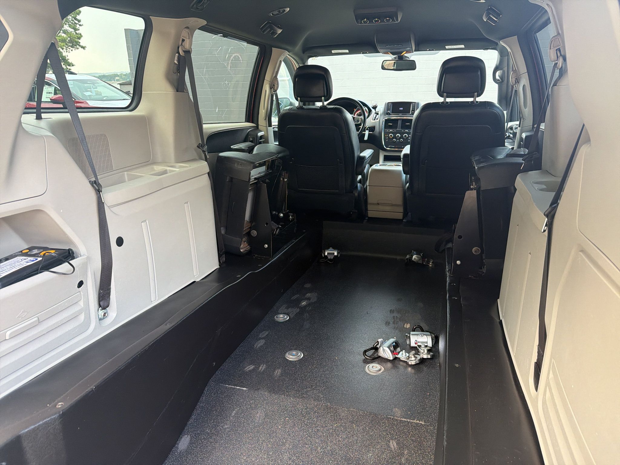 Used 2019 Dodge Grand Caravan SXT FWD image 16