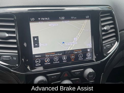 Certified 2022 Jeep Grand Cherokee Laredo X image 14