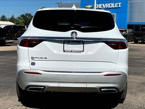 Used 2024 Buick Enclave Premium image 4