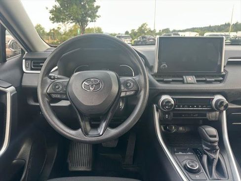 Certified 2023 Toyota RAV4 LE AWD/4WD image 16