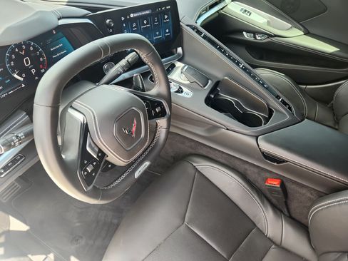 Used 2025 Chevrolet Corvette Z06 RWD image 13