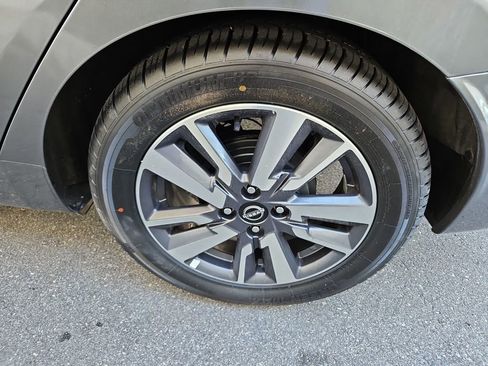 Used 2023 Nissan Versa SV image 27