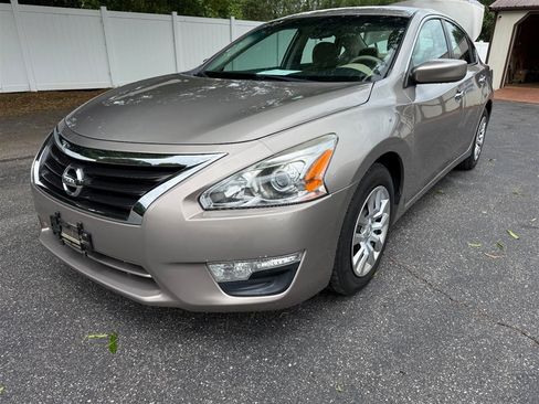 Used 2015 Nissan Altima 2.5 S w/ Power Driver Seat Package FWD image 1