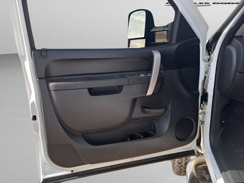 Used 2011 Chevrolet Silverado 2500 LT image 11