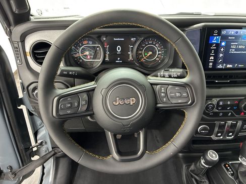 Used 2025 Jeep Wrangler Sport AWD/4WD image 20