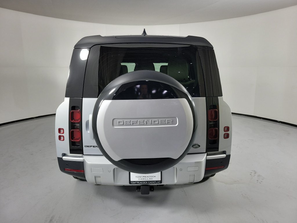 Used 2023 Land Rover Defender 130 SE AWD/4WD image 5