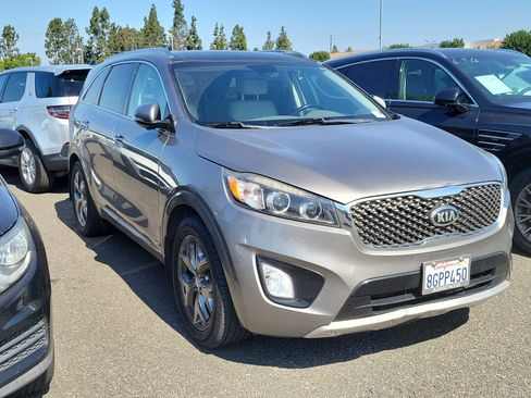 Used 2017 Kia Sorento SX AWD/4WD image 3