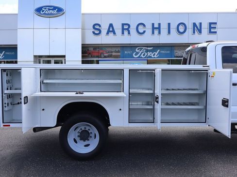 Used 2025 Ford F550 4x4 Crew Cab Super Duty image 5