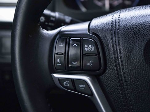 Used 2016 Toyota Highlander Limited FWD image 21