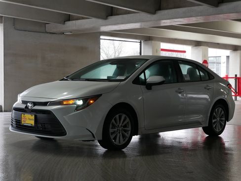 New 2026 Toyota Corolla SE image 8