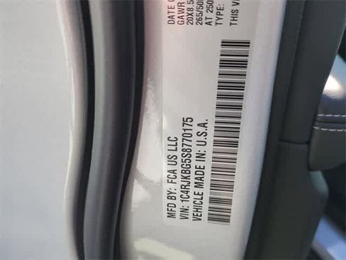 New 2025 Jeep Grand Cherokee L Limited w/ Black Appearance Package image 37