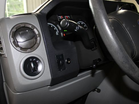 Used 2009 Ford E-150 and Econoline 150 RWD image 16