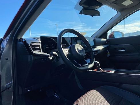 New 2025 Nissan Kicks SR image 10