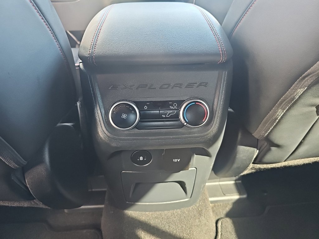 Used 2025 Ford Explorer ST-Line AWD/4WD image 13