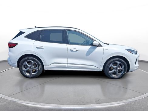 Used 2023 Ford Escape ST-Line Select AWD/4WD image 9