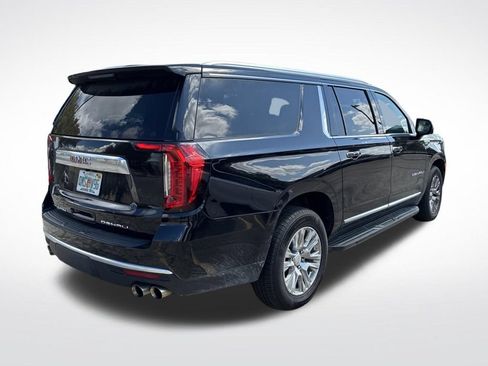 Used 2024 GMC Yukon XL Denali RWD image 11
