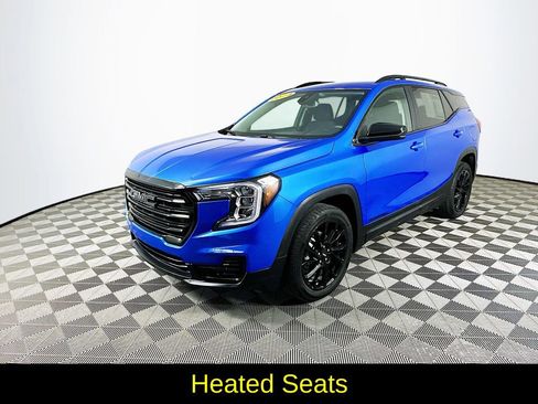 Used 2024 GMC Terrain SLE w/ Driver Convenience Package image 5