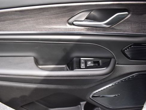 Used 2021 Jeep Grand Cherokee L Overland w/ Advanced Protech Group III image 14