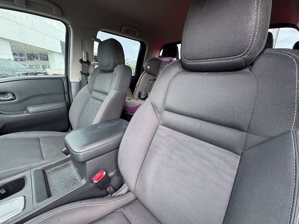 Used 2022 Nissan Frontier SV w/ Technology Package AWD/4WD image 7