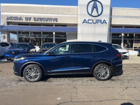 Certified 2023 Acura MDX SH-AWD w/ Advance Package image 4