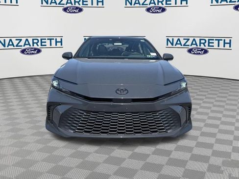 Used 2025 Toyota Camry SE w/ Convenience Package FWD image 2
