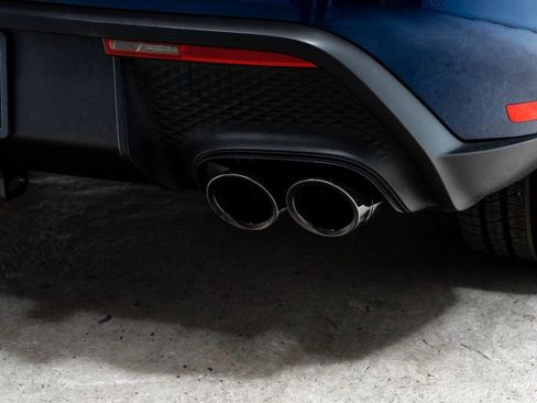 New 2026 Porsche Macan GTS image 13