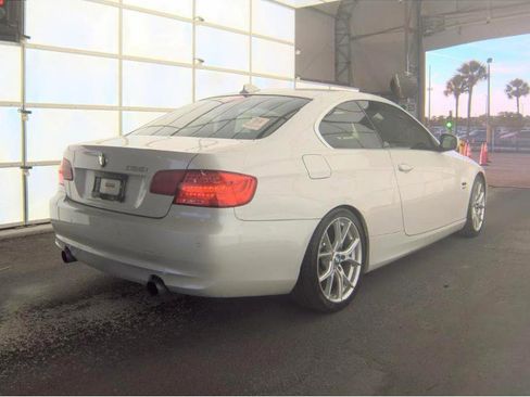 Used 2011 BMW 335i xDrive Coupe AWD/4WD image 4