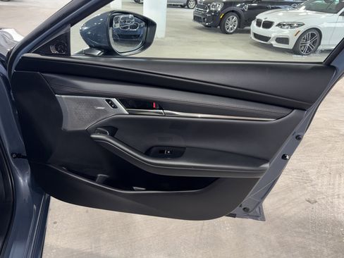 Used 2022 MAZDA MAZDA3 s image 9