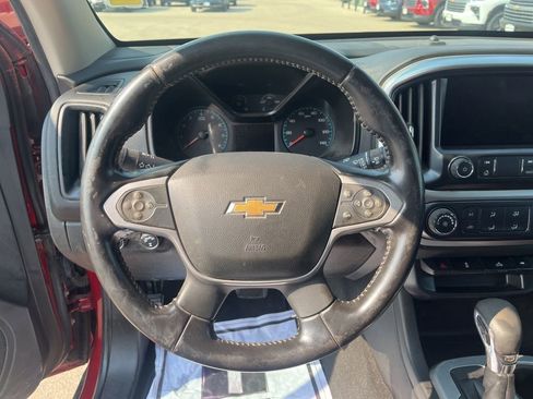 Used 2022 Chevrolet Colorado LT w/ LT Convenience Package image 11