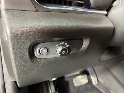 Certified 2023 Chevrolet Traverse LT FWD image 29