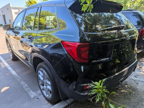 Used 2025 Honda Passport EX-L image 4