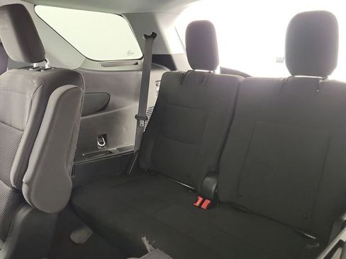 Used 2023 Ford Explorer XLT image 28