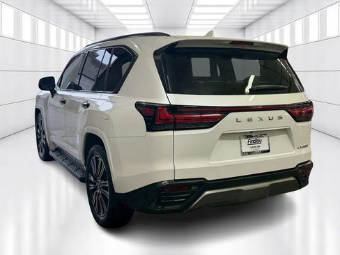 Certified 2022 Lexus LX 600 4WD w/ Luxury Package image 7